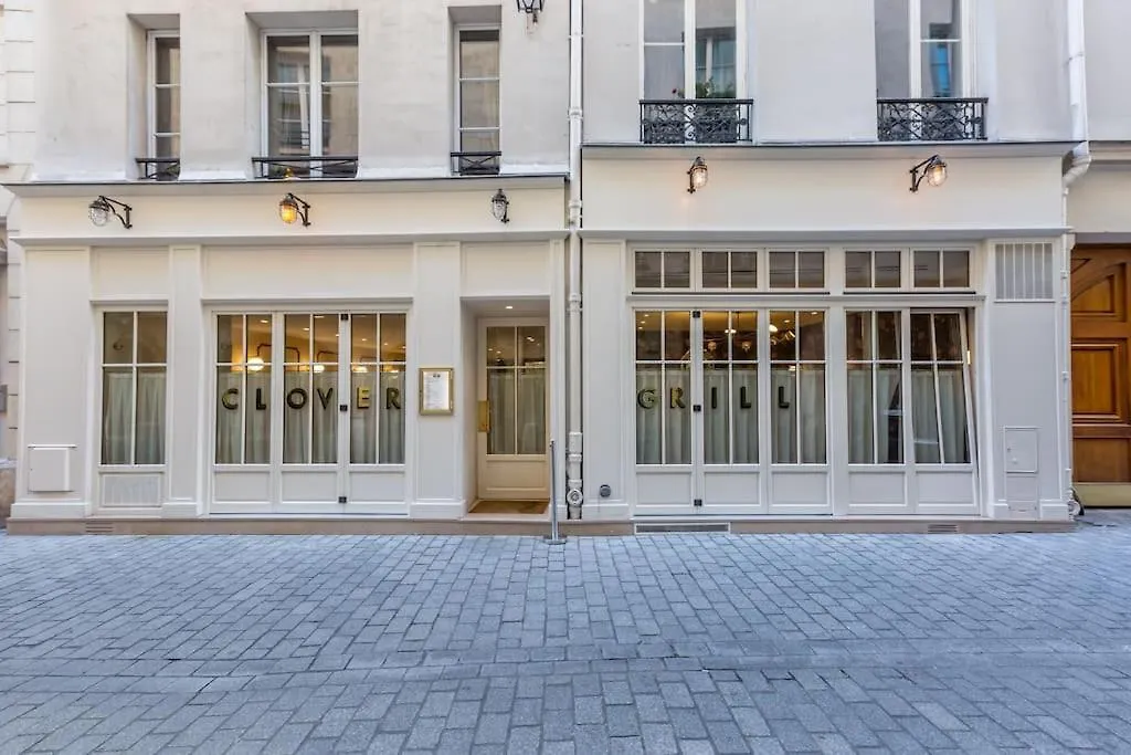 Beautiful Apartment In Louvre Museum Paris